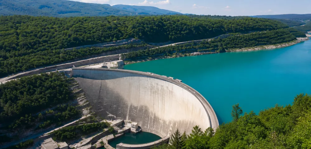 Barrage de Vouglans (Jura) : guide complet, chiffres et bons plans