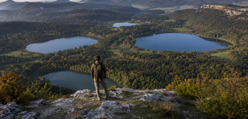 Randonnée dans le Jura : 9 itinéraires entre lacs, cascades et belvédères
